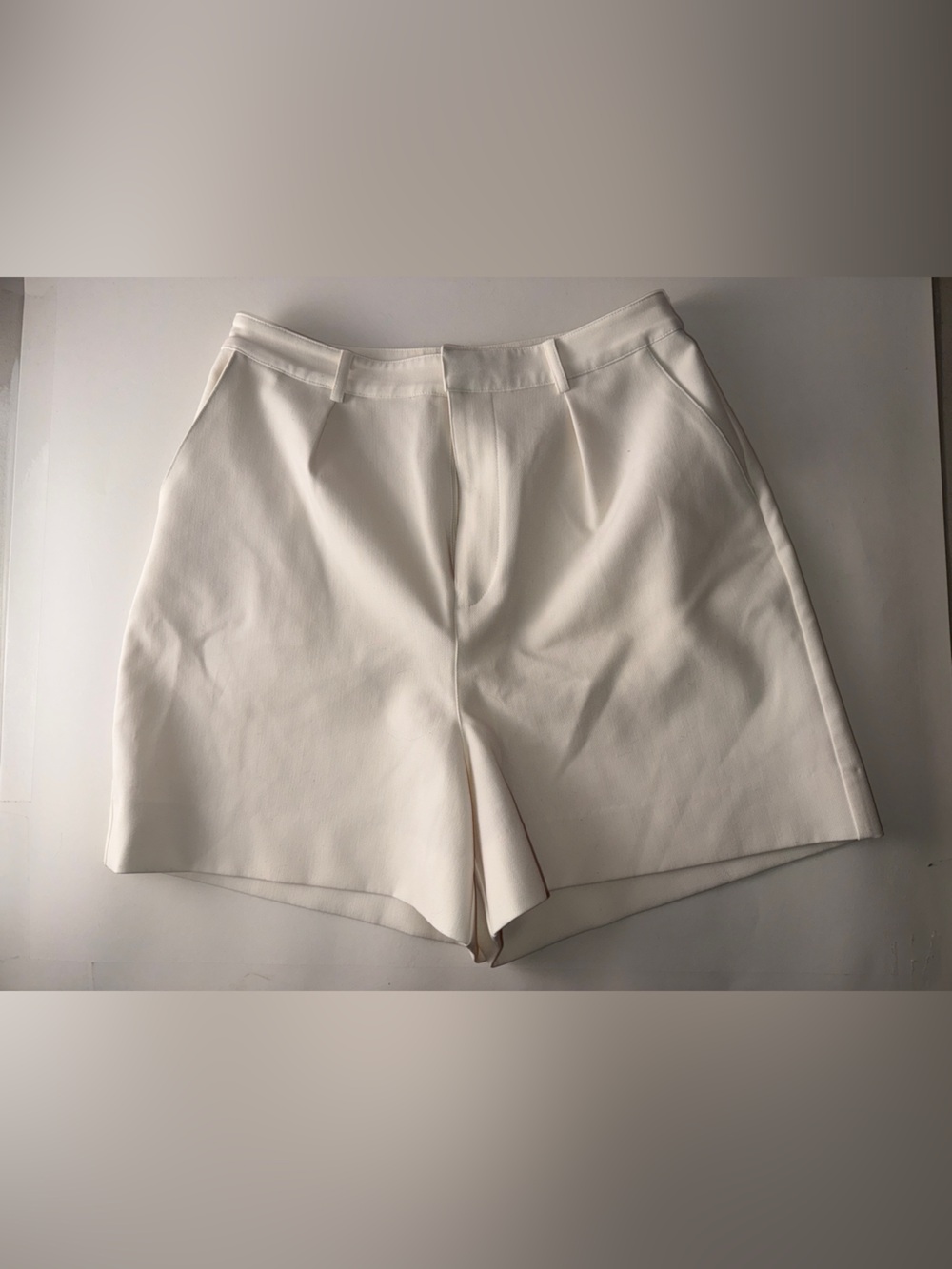 Good American Suiting Culotte Relaxed Shorts GWB0022 Ivory002 Size 2 / 26" Waist